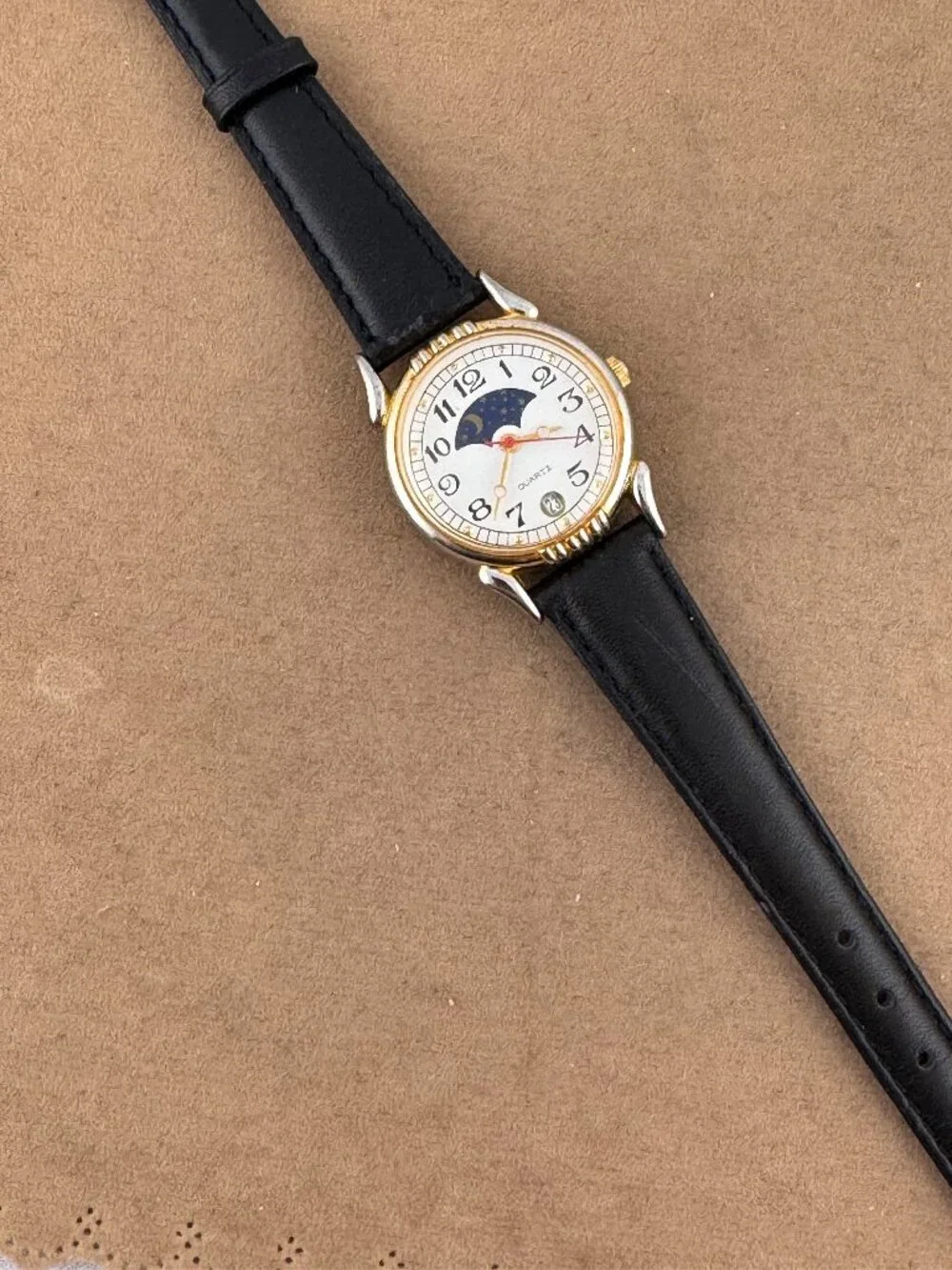 Vintage Moonphase Watch with Date New Black Strap